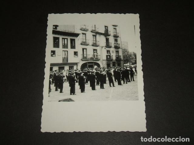 Fotografia antiga: GIJON ASTURIAS BANDA DE MUSICA Y HOTEL ASTURIAS FOTOGRAFIA A&Ntilde;OS 40 6,5 X 7,5 CMTS