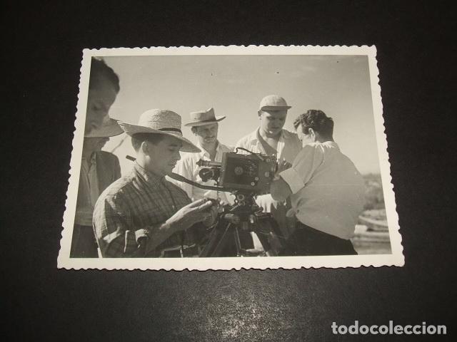 Fotografia antica: RETRATO DEL DIRECTOR DE CINE Y DE FOTOGRAFIA JOSE AGUAYO 1911 - 1999 EN EL RODAJE DE FLOR DE LAGO