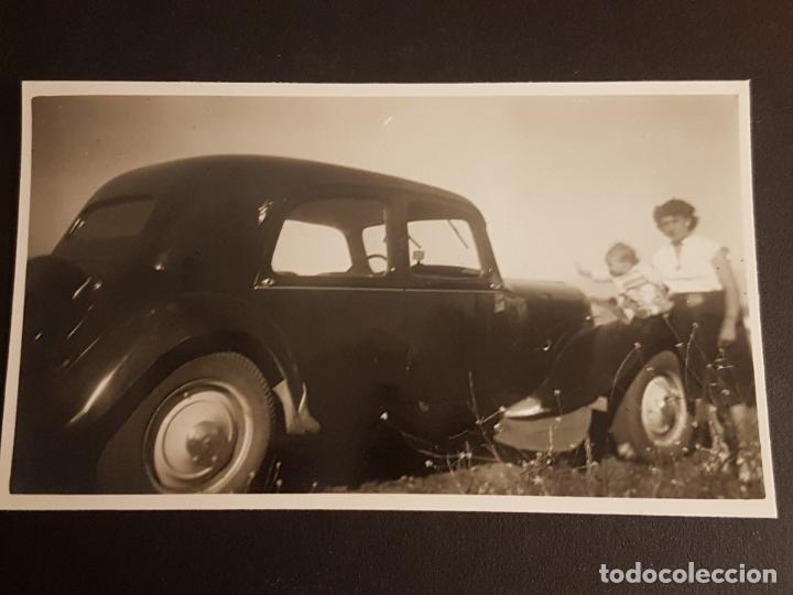 Fotograf&iacute;a antigua: FOTOGRAFIA ANTIGUA AUTOMOVIL COCHE CON FAMILIA 6,5 X 11 CMTS