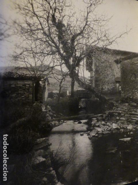 Photographie ancienne: ZUGASTIETA VIZCAYA ESCENA URBANA CON RIO FOTOGRAFIA ANTIGUA A&Ntilde;OS 30 16,5 X 22 CMTS