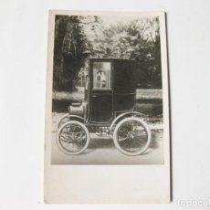 Fotografía antigua: ANTIGUA FOTOGRAFÍA POSTAL DEL DIBUJO DE UN AUTOMOVIL ANTIGUO RENAULT DE 1889. Lote 150956066