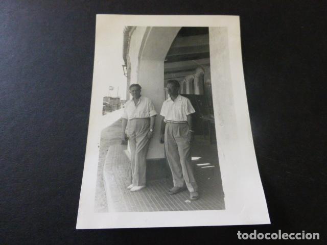 Fotograf&iacute;a antigua: SANLUCAR DE BARRAMEDA CADIZ HOMBRES FOTOGRAFIA ANTIGUA 7,5 X 10,5 CMTS