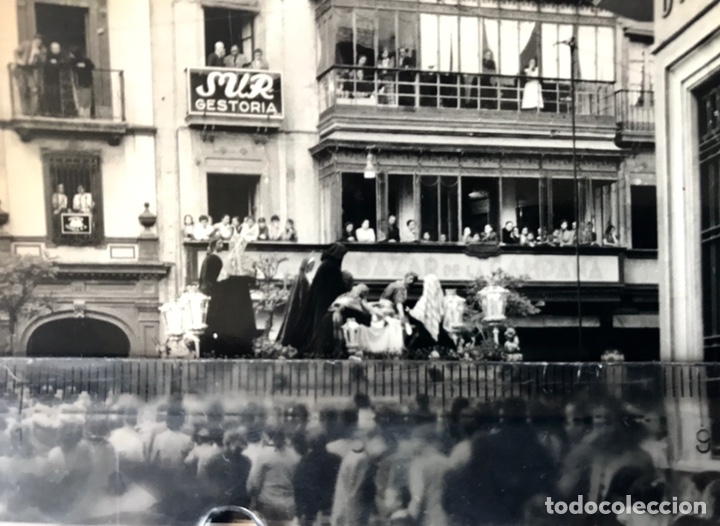 Alte Fotografie: SEMANA SANTA SEVILLA. FOTOGRAF&Iacute;A DE UNA DE LAS PRIMERAS ESTACIONES DE PENITENCIA HDAD DE SANTA MARTA