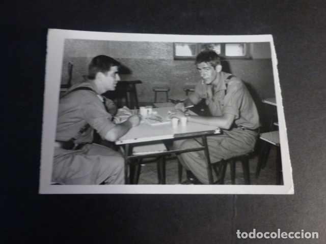 Fotografia antica: JOVENES EN EL SERVICIO MILITAR FOTOGRAFIA ANTIGUA 7 X 11 CMTS