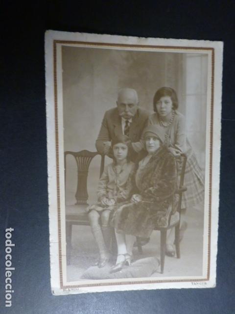 Fotografia antica: TANGER RETRATO DE FAMILIA ESPA&Ntilde;OLA BLANCO FOTOGRAFO 15X10,5 CMTS
