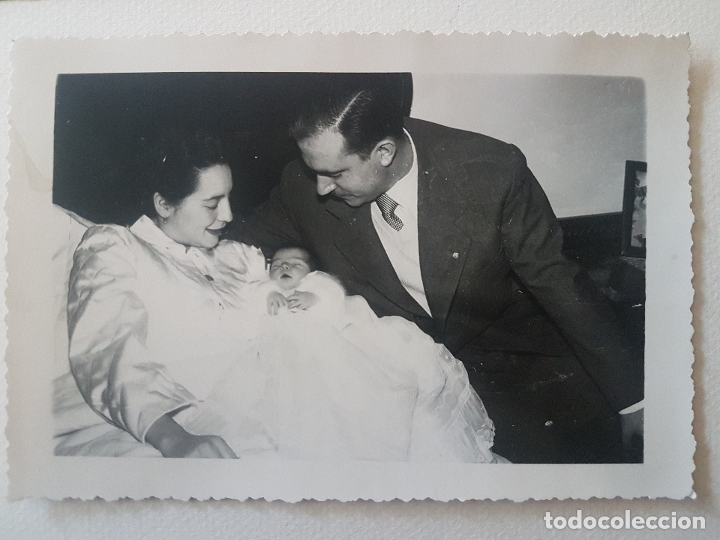 Fotografia antiga: RETRATO MATRIMONIO CON  RECIEN NACIDO FOTOGRAF&Iacute;A A&Ntilde;OS 60