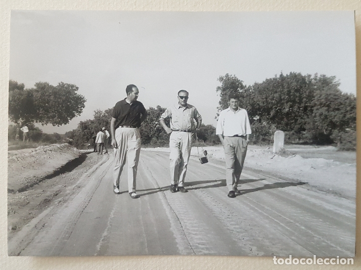 Photographie ancienne: RETRATO HOMBRES EN EL CAMPO FOTOGRAF&Iacute;A A&Ntilde;OS 60