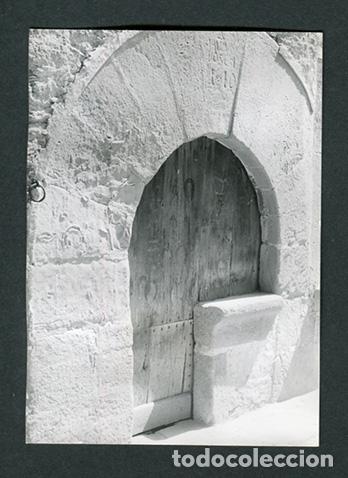 Fotograf&iacute;a antigua: SORIA. Calata&ntilde;azor. Puerta. c. 1965 - Foto 1
