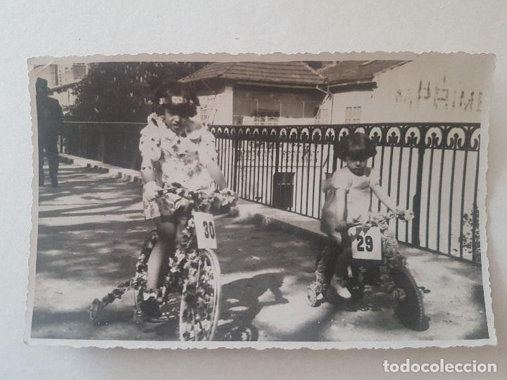Fotograf&iacute;a antigua: RETRATO NI&Ntilde;AS EN BICI FOTOGRAFIA