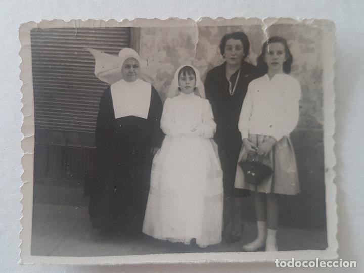 Fotografia antica: RETRATO PRIMERA COMUNION CON MONJA FOTOGRAFIA