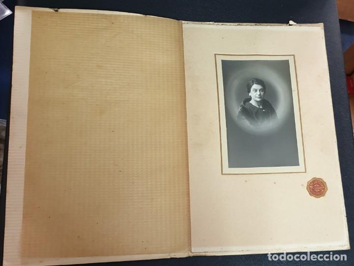 Fotograf&iacute;a antigua: FOTOGRAF&Iacute;A MUJER FOTO DE LA TORRE CASTRO URDIALES 27,5X18 CM.
