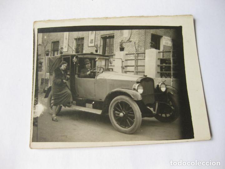 Fotografia antica: FOTOGRAF&Iacute;A DE LOS A&Ntilde;OS DE 1920 DE UN AUTOMOVIL POSIBLEMENTE Buick.