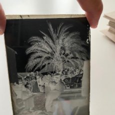 Fotografía antigua: FOTOGRAFIA NEGATIVO EN CRISTAL , MALAGA , DE 1907 , PARADA EN ASILO DE LOS ANGELES CON DESTINO HAWAI. Lote 197706207