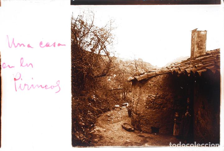 Fotograf&iacute;a antigua: UNA CASA EN LOS PIRINEOS, 1910 aprox. Cristal positivo estereo 10x4 cm.