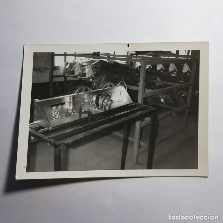 Alte Fotografie: ANTIGUA FOTOGRAFIA MAQUINARIA PLATAFORMAS ELEVADORAS FABRICA ESPA&Ntilde;OLA A&Ntilde;OS 50 - 12,5 X 9 CM / 183