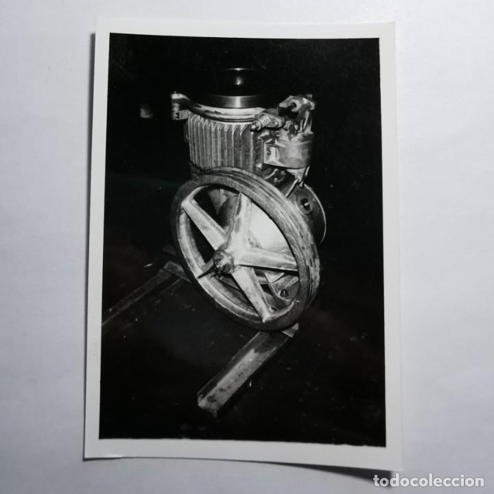 Alte Fotografie: ANTIGUA FOTOGRAFIA MAQUINARIA PLATAFORMAS ELEVADORAS FABRICA ESPA&Ntilde;OLA A&Ntilde;OS 50 - 12,5 X 9 CM / 184