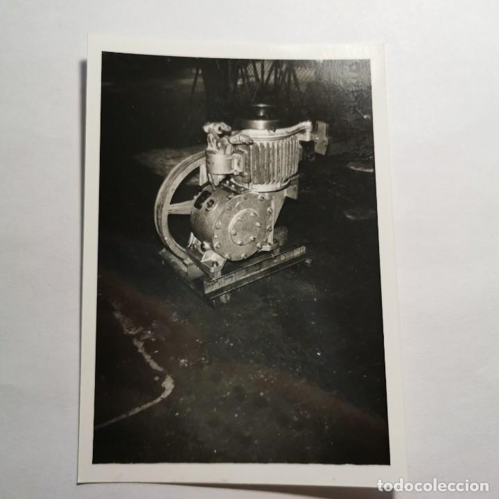 Fotografia antiga: ANTIGUA FOTOGRAFIA MAQUINARIA PLATAFORMAS ELEVADORAS FABRICA ESPA&Ntilde;OLA A&Ntilde;OS 50 - 12,5 X 9 CM / 185