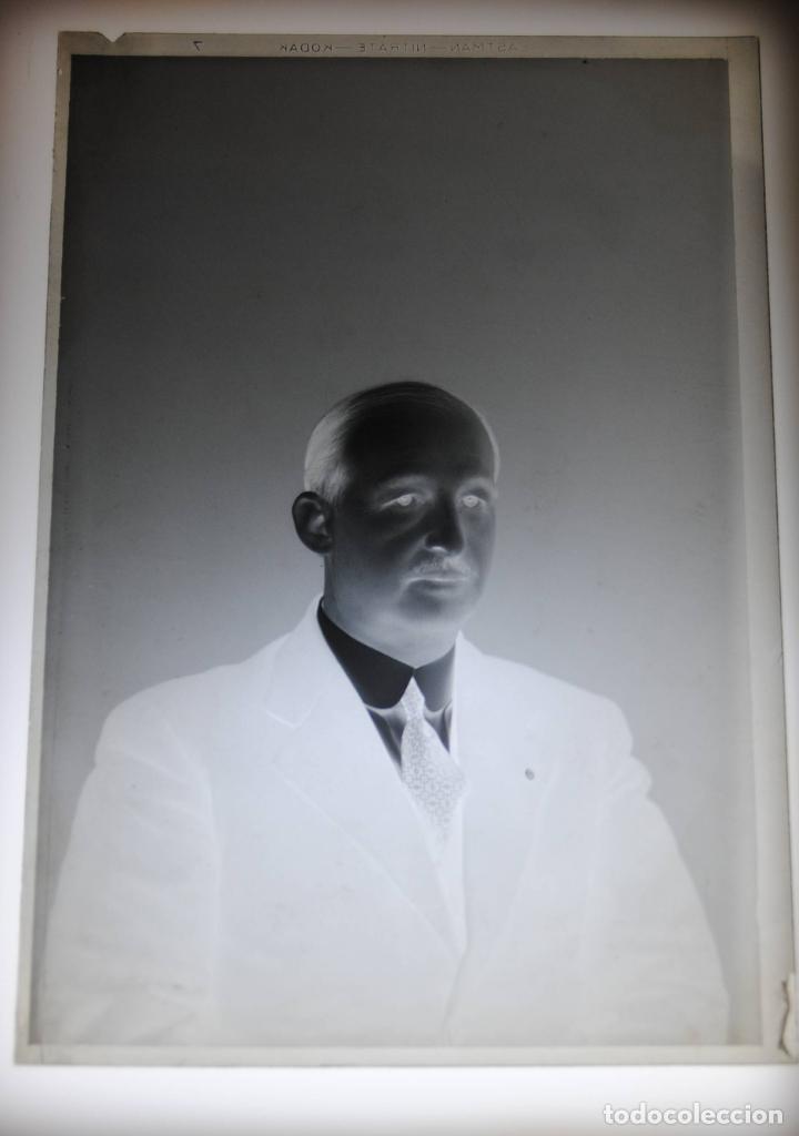 Fotograf&iacute;a antigua: ANTIGUO NEGATIVO DE ACETATO FOTOGRAFIA DE UN SE&Ntilde;OR FORMATO GRANDE DE 9.5 X 14.5 CENTIMETROS