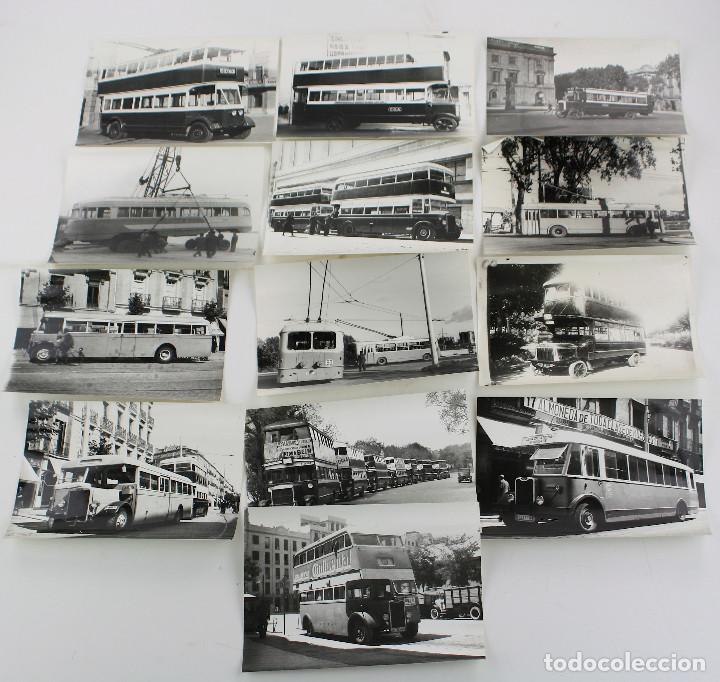 Fotograf&iacute;a antigua: 13 FOTOGRAF&Iacute;AS DE AUTOBUSES DE BARCELONA SEGURAMENTE, 13X18CM.