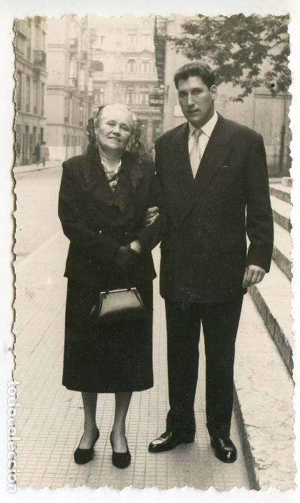 Fotograf&iacute;a antigua: Boda en la iglesia de Santa Luc&iacute;a de Santander, calle de Dao&iacute;z y Velarde, Foto Garmendia 8x14 cm