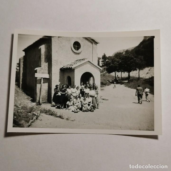 Alte Fotografie: ANTIGUA FOTOGRAFIA - CAPILLA SAN JER&Oacute;NIMO - MONTSERRAT - A&Ntilde;O 1952 - 9,5 X 6,6 CM / 135