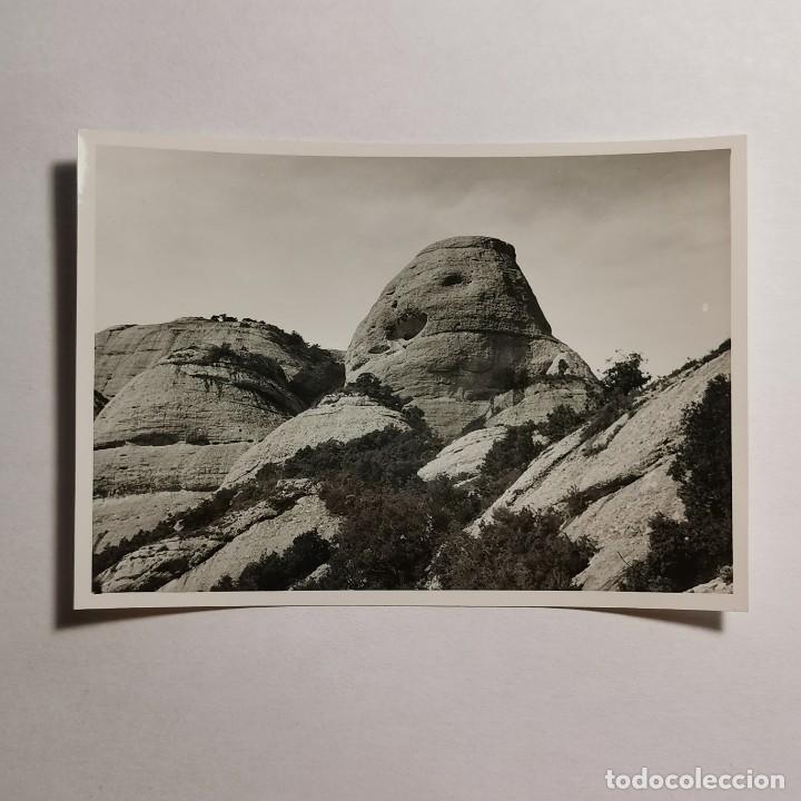 Alte Fotografie: ANTIGUA FOTOGRAFIA - CAMINO DE SAN JUAN EN MONTSERRAT - A&Ntilde;O 1954 - 10,5 X 7,5 CM / 198