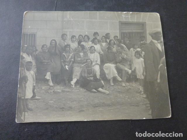 Fotografía antigua: TORRELAGUNA MADRID GRUPO EN LAS FIESTAS FOTOGRAFIA HACIA 1918 8 X 11 CMTS