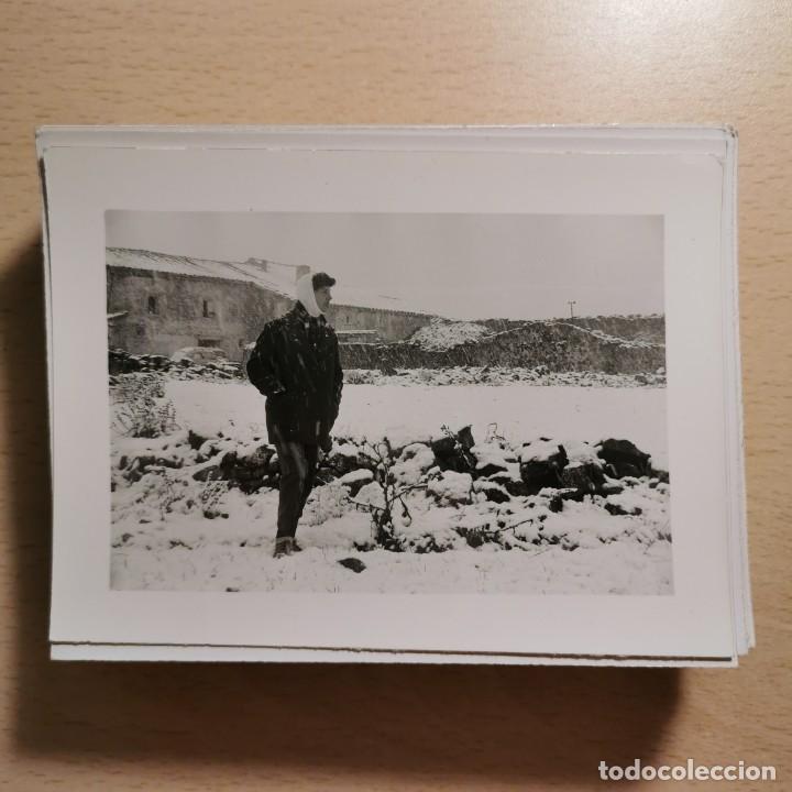 Fotografia antiga: ANTIGUA FOTOGRAFIA - MUJER EN LA NIEVE - VALL D'&Agrave;NEU - ESTERRI D'&Agrave;NEU - A&Ntilde;OS 70 - 11,7 X 9 CM / 128