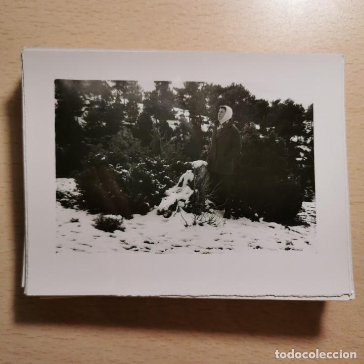 Fotograf&iacute;a antigua: ANTIGUA FOTOGRAFIA - MUJER EN LA NIEVE. VALL D'&Agrave;NEU. ESTERRI D'&Agrave;NEU - A&Ntilde;OS 70 - 11,7 X 9 CM / 161