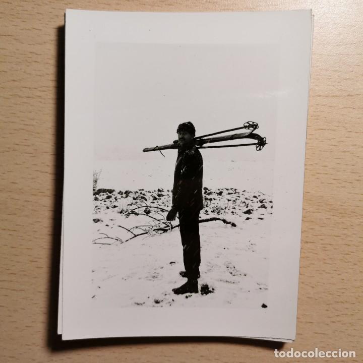 Fotograf&iacute;a antigua: ANTIGUA FOTOGRAFIA - HOMBRE ESQUIANDO EN LA MOLINA (CATALU&Ntilde;A) - A&Ntilde;OS 60 - 11,7 X 8,6 CM / 206
