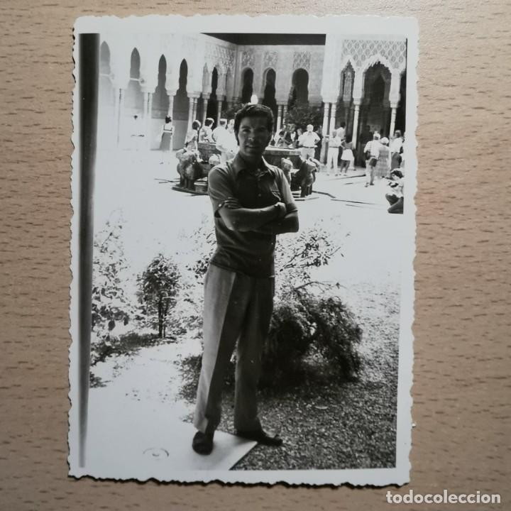 Fotografia antiga: ANTIGUA FOTOGRAFIA - ALHAMBRA DE GRANADA - FUENTE DE LOS LEONES - A&Ntilde;OS 60 - 11,3 X 8,6 CM / 233