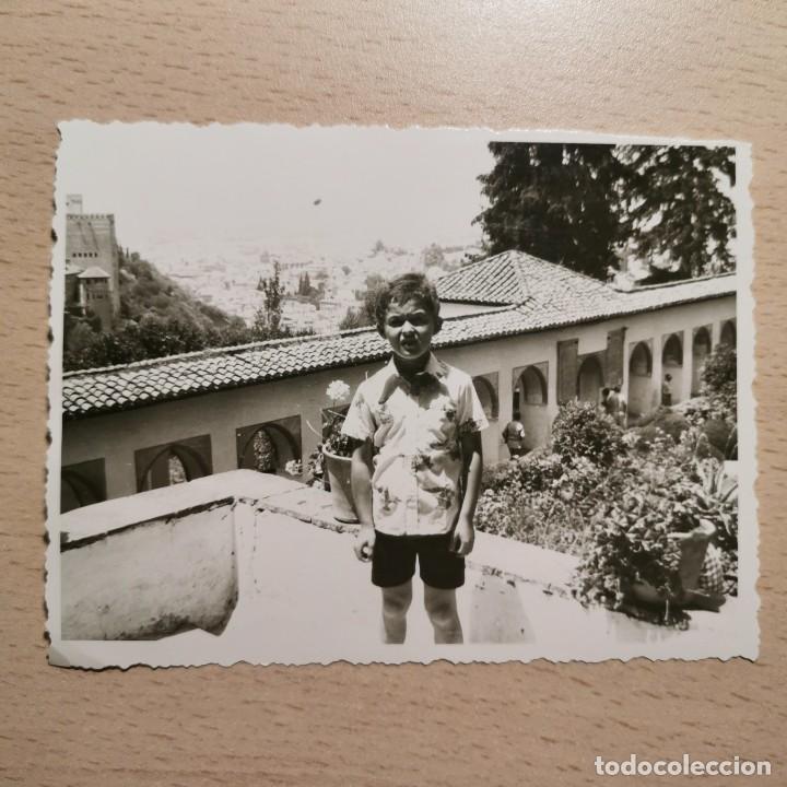 Fotografia antiga: ANTIGUA FOTOGRAFIA - VISTA DE GRANADA DESDE LA ALHAMBRA DE GRANADA - A&Ntilde;OS 60 - 11,3 X 8,6 CM / 241