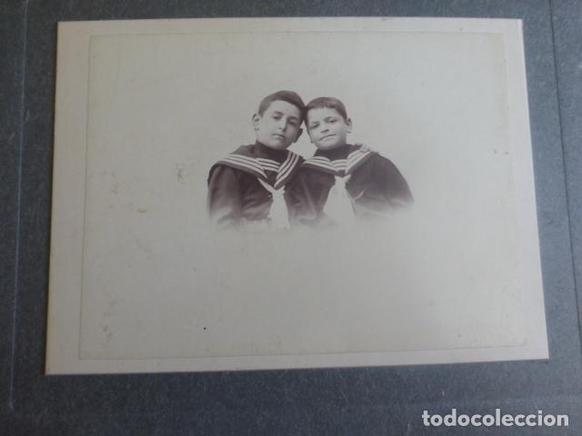 Fotograf&iacute;a antigua: RETRATO DE HERMANOS HACIA 1900 21 X 26 CMTS
