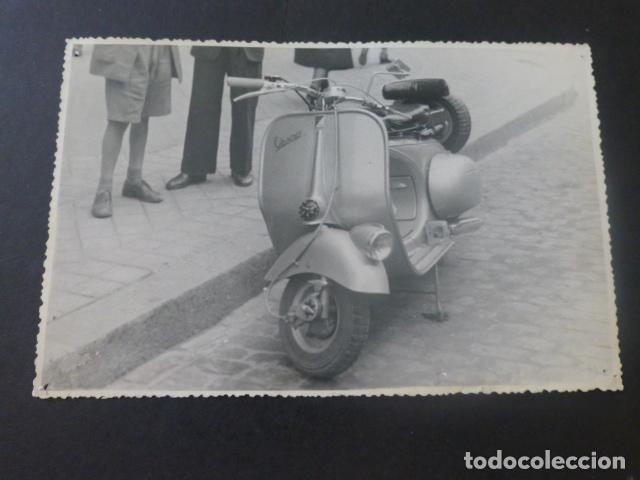 Fotograf&iacute;a antigua: MOTO VESPA FOTOGRAFIA ANTIGUA 11,5 X 17,5 CMTS