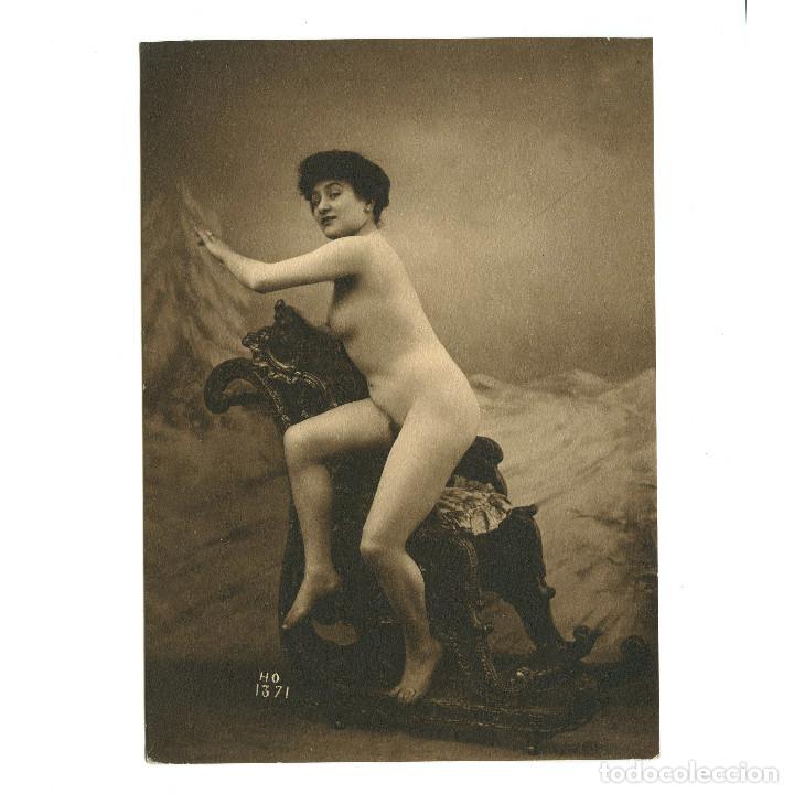 Fotograf&iacute;a antigua: desnudo femenino de estudio - 1915 aprox. Foto: Henri Oltramare. TAMA&Ntilde;O: 12x16,5 cm.