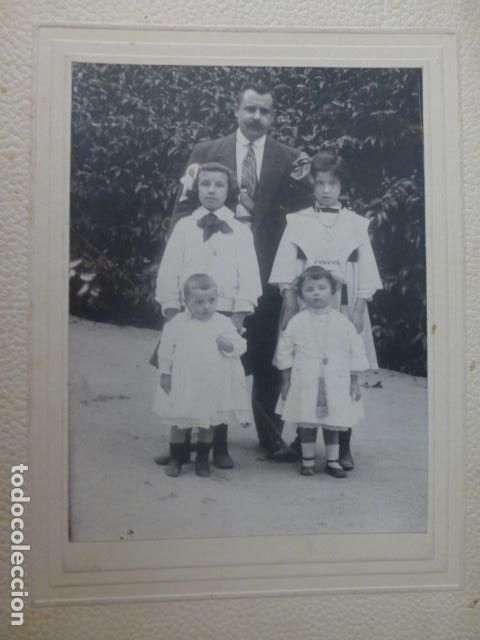 Fotograf&iacute;a antigua: RETRATO DE PADRE E HIJOS 21 X 26 CMTS