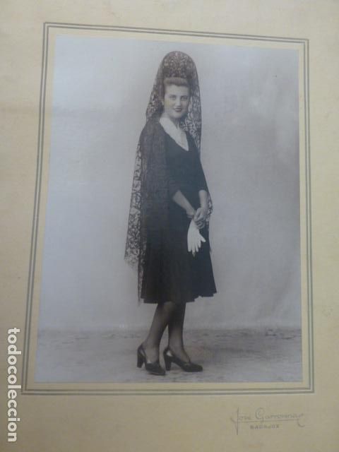 Alte Fotografie: BADAJOZ JOSE GARRORENA FOTOGRAFO MUJER CON MANTILLA VIERNES SANTO 1940 FOTOGRAFIA ILUMINADA