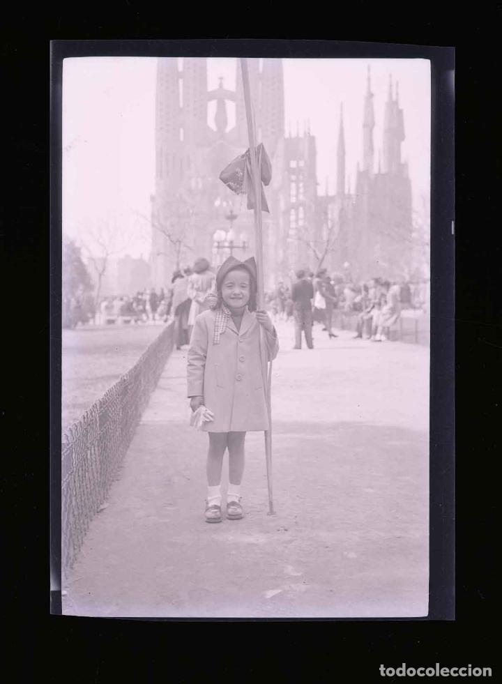 Fotograf&iacute;a antigua: LA SAGRADA FAMILIA. D&iacute;a de Ramos. Ni&ntilde;a. c. 1960
