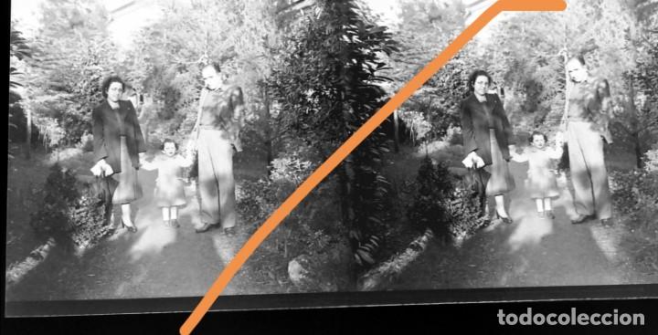 Antique Photography: Antiguo negativo de fotograf&iacute;a estereosc&oacute;pica.Familia catalana.Cercan&iacute;as de Barcelona.a&ntilde;os 30/40.