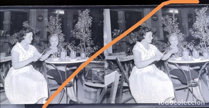 Alte Fotografie: Antiguo negativo de fotograf&iacute;a estereosc&oacute;pica.Familia catalana.Cercan&iacute;as de Barcelona.a&ntilde;os 30/40.