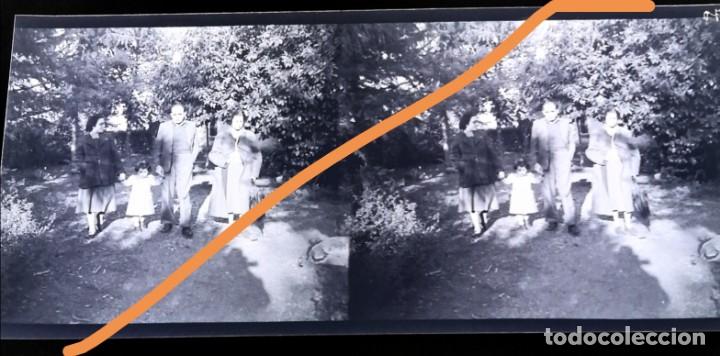 Fotografia antica: Antiguo negativo de fotograf&iacute;a estereosc&oacute;pica.Familia catalana.Cercan&iacute;as de Barcelona.a&ntilde;os 30/40.