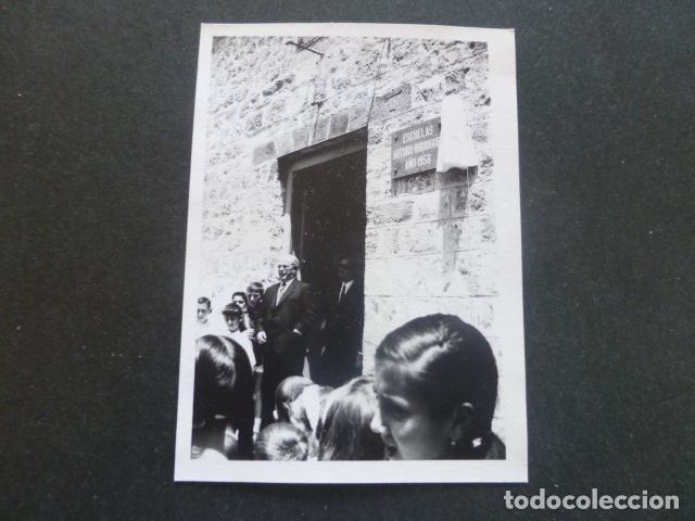 Fotografia antiga: SABIOTE JAEN INAUGURACION ESCUELAS FOTOGRAFIA ANTIGUA 7,5 X 10,5 CMTS