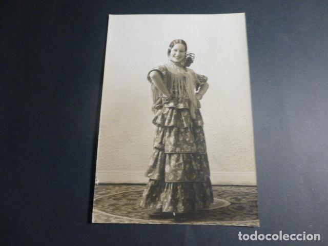Fotograf&iacute;a antigua: MUJER CON TRAJE DE SEVILLANA FOTOGRAFIA 10 X 15 CMTS