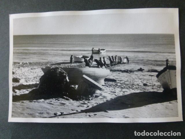 Alte Fotografie: ALMERIA PESCADORES EN PLAYA ANTIGUA FOTOGRAFIA 9 X 14 CMTS