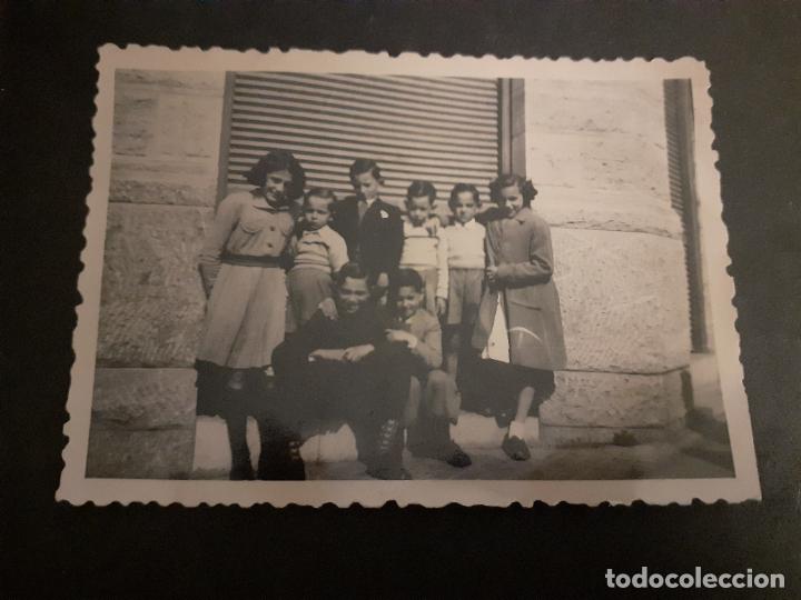 Fotografia antica: LEON A&Ntilde;OS 30 NI&Ntilde;OS EN CALLE ANTIGUA FOTOGRAFIA