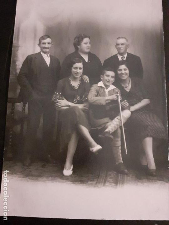 Fotografia antiga: LEON RETRATO FAMILIA EN ESTUDIO ANTIGUA FOTOGRAFIA 11 X 16 CMTS