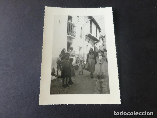 Fotografía antigua: GRANADA CALLE DEL BARRIO GITANO ANTIGUA FOTOGRAFIA 9 X 12 CMTS - Foto 1 - 224842511