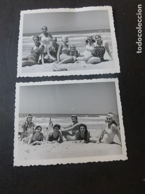 Alte Fotografie: CADIZ GRUPO DE AMIGAS EN LA PLAYA 2 ANTIGUAS FOTOGRAFIAS 6 X 9 CMTS