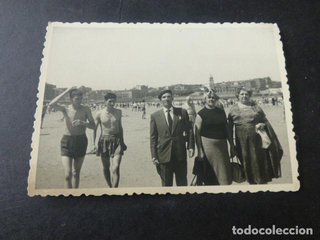 Fotografia antiga: GIJON ASTURIAS PLAYA DE SAN LORENZO ANTIGUA FOTOGRAFIA 7 X 10 CMTS