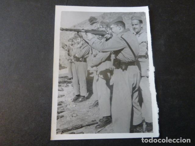 Fotografia antiga: UBEDA JAEN ACADEMIA GUARDIA CIVIL ALUMNOS EN PRACTICAS ANTIGUA FOTOGRAFIA 6 X 8 CTMS